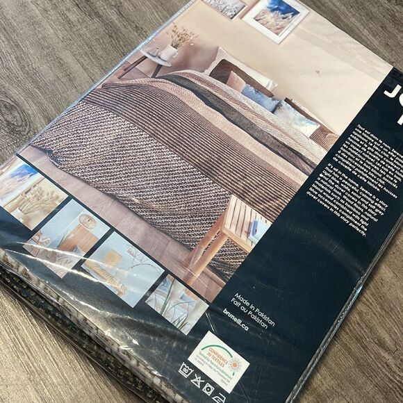 Jo And Me

Berlin Count Cotton 3-Piece Duvet Cover Set - Picture 3 of 4